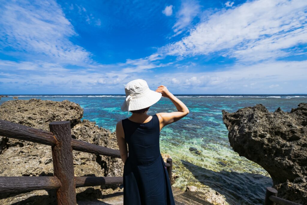 コバルトブルーの海