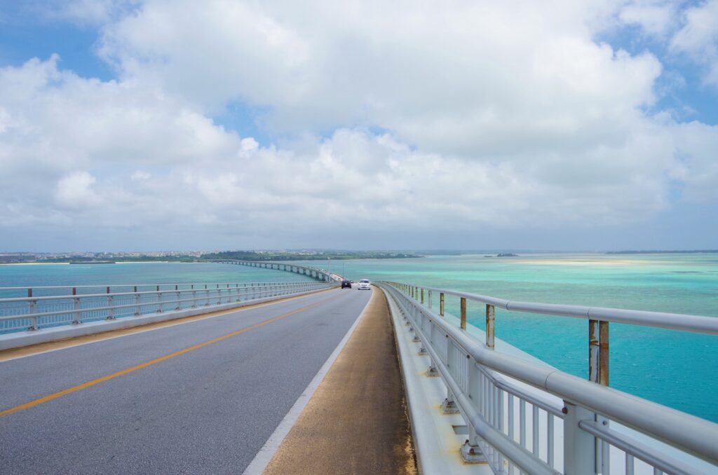 伊良部大橋の南側